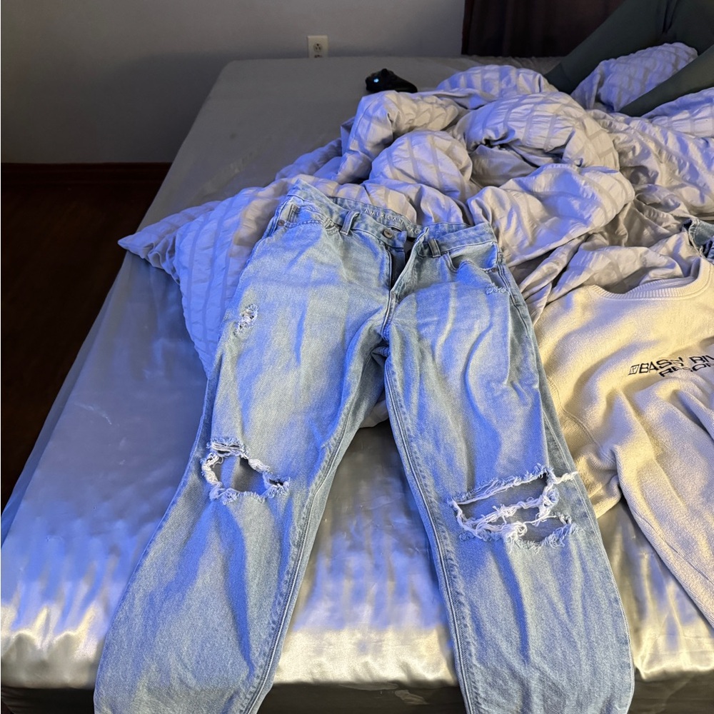 American Eagle Outfitters Light Blue Distressed Jeans